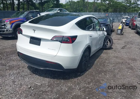 2025 Tesla Model Y Long Range Dual Motor All-Wheel Drive from USA, damaged, VIN 7SAYGDEE6SF293100